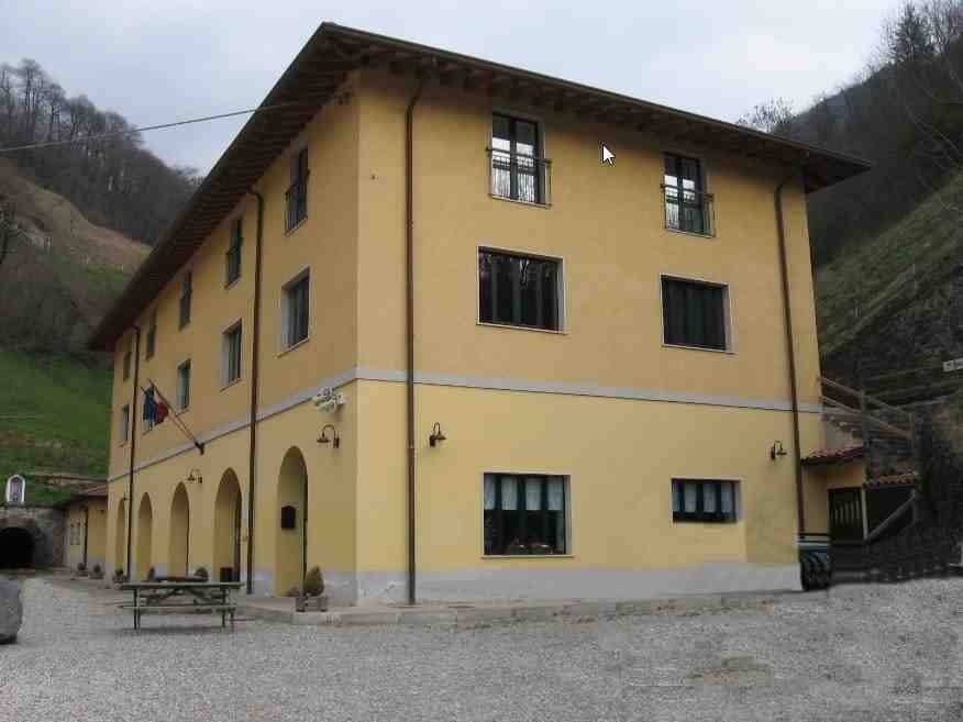 Immagine: Biblioteca (1)